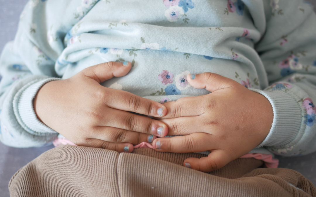 Pourquoi mon enfant a-t-il souvent mal au ventre ?
